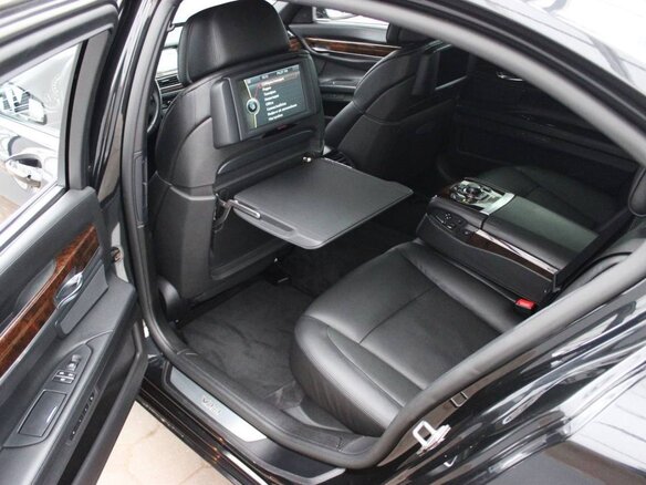 2011 BMW 7 серии Long 760Li V (F01/F02/F04), чёрный, 2600000 рублей - вид 17