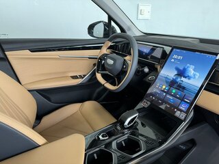 2023 Geely Atlas II, чёрный, 3200000 рублей, вид 4