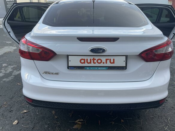 2013 Ford Focus III, белый, 650000 рублей - вид 4
