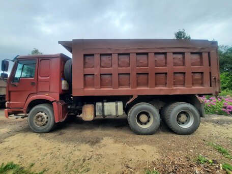 2008 Sinotruk Howo A5, красный, 1600000 рублей, вид 1