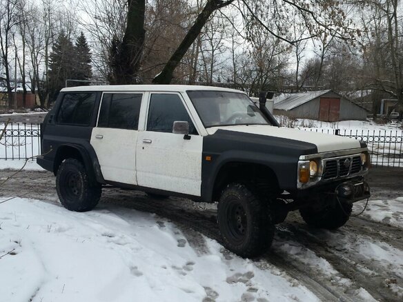 1991 Nissan Patrol IV (Y60), белый