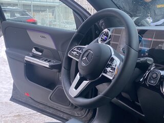 2020 Mercedes-Benz GLA 200 II (H247), чёрный, 3850000 рублей, вид 4
