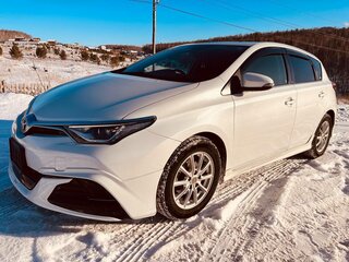 2017 Toyota Auris II Рестайлинг, белый, 1595000 рублей, вид 3