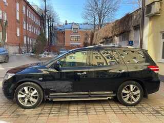 2015 Nissan Pathfinder IV, чёрный, 1800000 рублей, вид 2