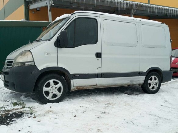 2006 Nissan Interstar, серый, 520000 рублей - вид 4