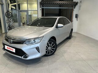 2018 Toyota Camry VII (XV50) Рестайлинг 2, серебристый, 2700000 рублей, вид 2