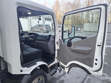 2014 Nissan Cabstar, белый, 1850000 рублей, вид 4