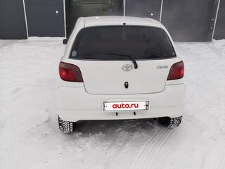 1999 Toyota Vitz I (P10), белый, 400000 рублей, вид 4
