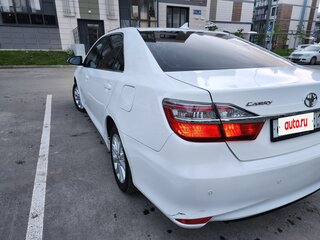 2017 Toyota Camry VII (XV50) Рестайлинг 2, белый, 1545000 рублей, вид 1