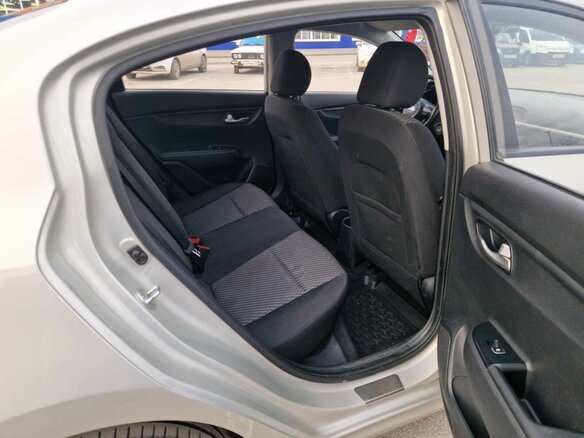 2018 Kia Rio IV, бежевый, 1550000 рублей - вид 5