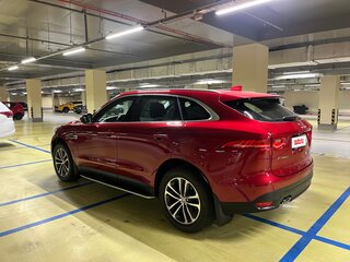 2017 Jaguar F-Pace I, красный, 2390000 рублей, вид 4