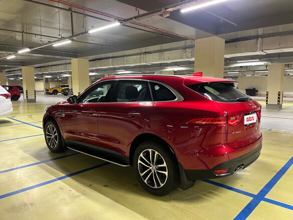 2017 Jaguar F-Pace I, красный, 2390000 рублей - вид 3