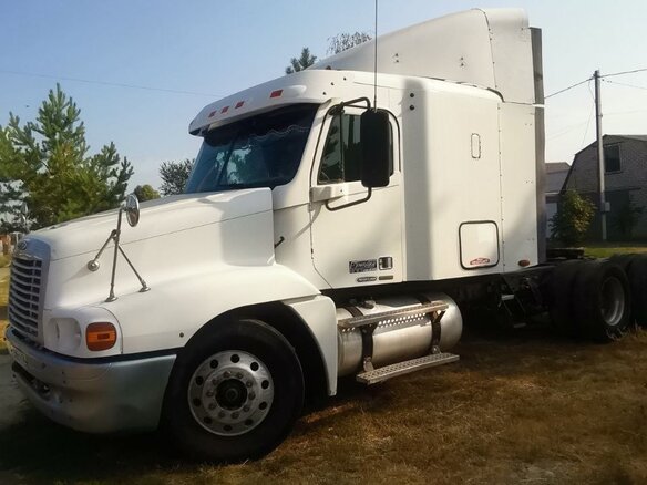 2003 Freightliner Century Class, белый, 1700000 рублей - вид 4
