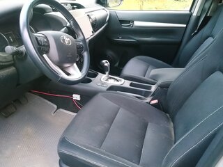 2015 Toyota Hilux VIII, серебристый, 4100000 рублей, вид 4