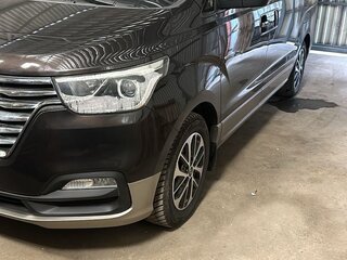2018 Hyundai Grand Starex I Рестайлинг 2, серый, 2750000 рублей, вид 1