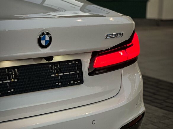 2018 BMW 5 серии 530i xDrive VII (G30/G31/G38), белый, 4575000 рублей - вид 24