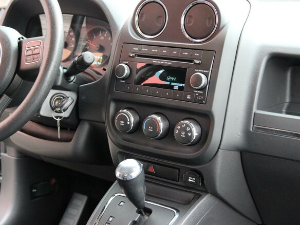 2014 Jeep Compass I Рестайлинг 2, серый - вид 12