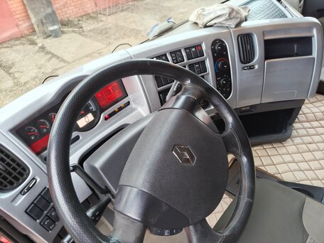 2010 Renault Premium, красный, 2000000 рублей, вид 5