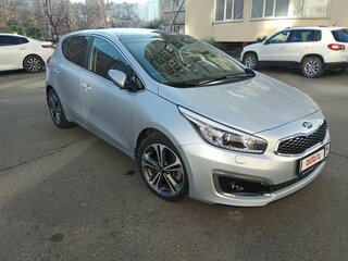 2018 Kia Ceed II Рестайлинг, серебристый, 1750000 рублей, вид 4