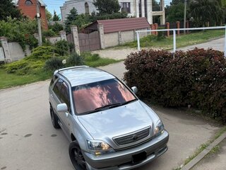 2000 Toyota Harrier I (XU10) Рестайлинг, серебристый, 940000 рублей, вид 3