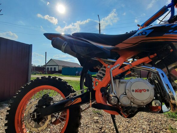 2023 Kayo Evolution YX140EM, оранжевый, 100000 рублей