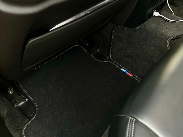 2018 BMW 5 серии M550d xDrive VII (G30/G31/G38), синий, 4880000 рублей - вид 33