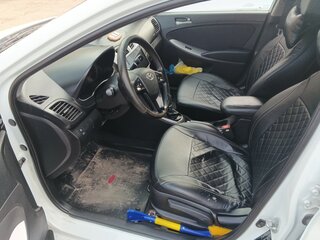2014 Hyundai Solaris I Рестайлинг, белый, 980000 рублей, вид 1