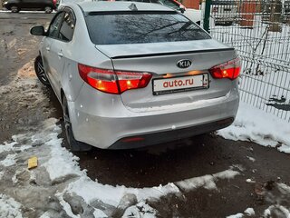 2013 Kia Rio III, серебристый, 550000 рублей, вид 3