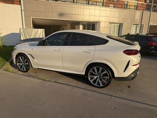 2019 BMW X6 M50i III (G06), белый, 6100000 рублей, вид 2