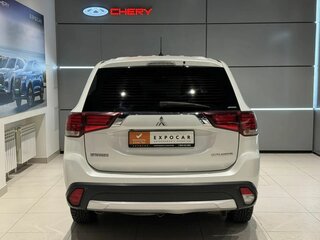 2016 Mitsubishi Outlander III Рестайлинг 2, белый, 1785000 рублей, вид 5