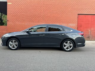 2018 Hyundai Sonata VII (LF) Рестайлинг, серый, 2250000 рублей, вид 4