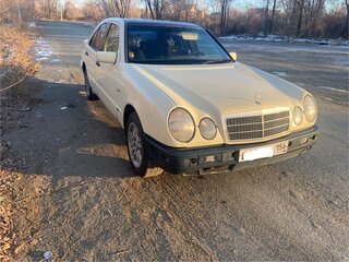 1997 Mercedes-Benz E-Класс 220 II (W210, S210), белый, 340000 рублей, вид 3