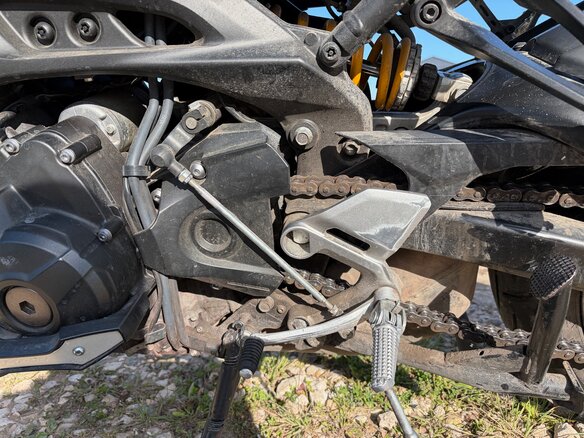 2016 Yamaha MT-09 Tracer (FJ-09), серый, 729000 рублей - вид 19