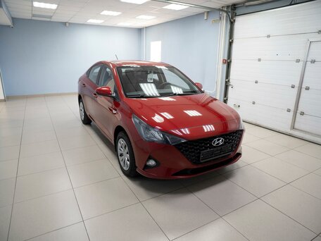2021 Hyundai Solaris II Рестайлинг, красный, 1499000 рублей, вид 4