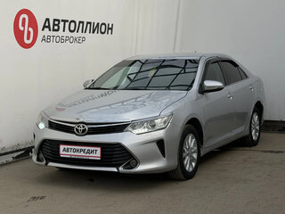 2017 Toyota Camry VII (XV50) Рестайлинг 2, серебристый, 1514900 рублей, вид 1
