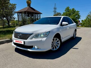 2013 Toyota Camry VII (XV50), белый, 1700000 рублей, вид 1