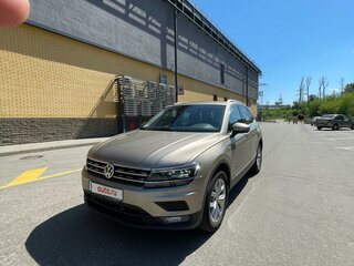 2018 Volkswagen Tiguan II, бежевый, 2700000 рублей, вид 2