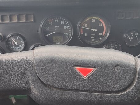1991 КамАЗ 55102, оранжевый, 1700000 рублей, вид 2