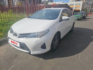 2014 Toyota Auris II, белый, 1400000 рублей, вид 1