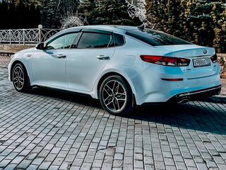 2018 Kia Optima IV Рестайлинг, белый, 1900000 рублей, вид 5