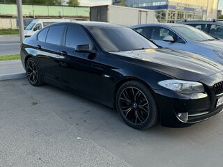 2013 BMW 5 серии 520d VI (F10/F11/F07), чёрный, 1900000 рублей, вид 4