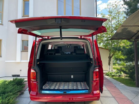 2018 Volkswagen Multivan T6, красный, 7000000 рублей - вид 6