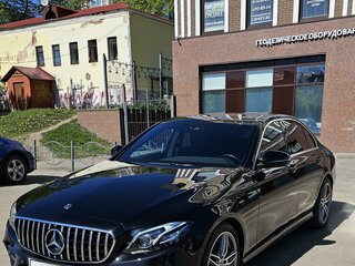2017 Mercedes-Benz E-Класс 200 V (W213, S213, C238), чёрный, 3550000 рублей, вид 1