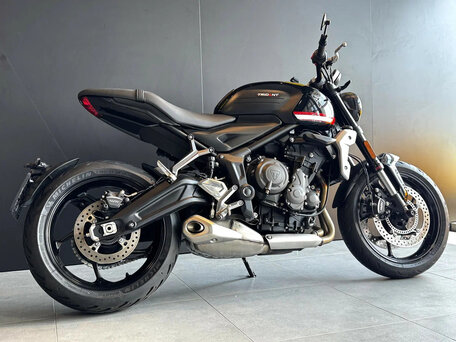 2021 Triumph Trident 660, чёрный, 930000 рублей, вид 3