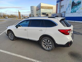 2018 Subaru Outback V Рестайлинг, белый, 2700000 рублей, вид 3