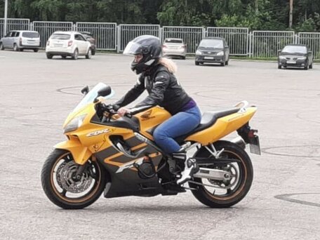 2006 Honda CBR 600F, жёлтый, 445000 рублей, вид 1