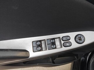 2014 Hyundai Solaris I Рестайлинг, чёрный, 900000 рублей, вид 4
