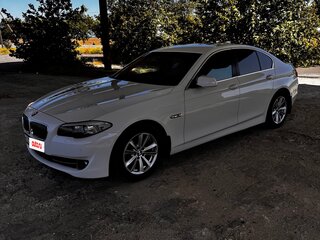 2010 BMW 5 серии 528i VI (F10/F11/F07), белый, 1500000 рублей, вид 2