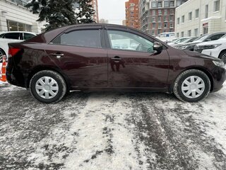 2009 Kia Cerato 4-speed II, красный, 900000 рублей, вид 4