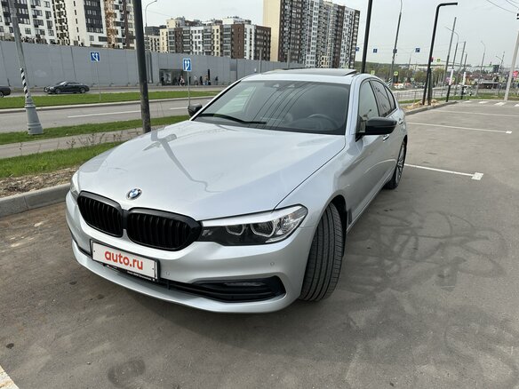 2017 BMW 5 серии 530i xDrive VII (G30/G31/G38), серебристый, 3150000 рублей - вид 2